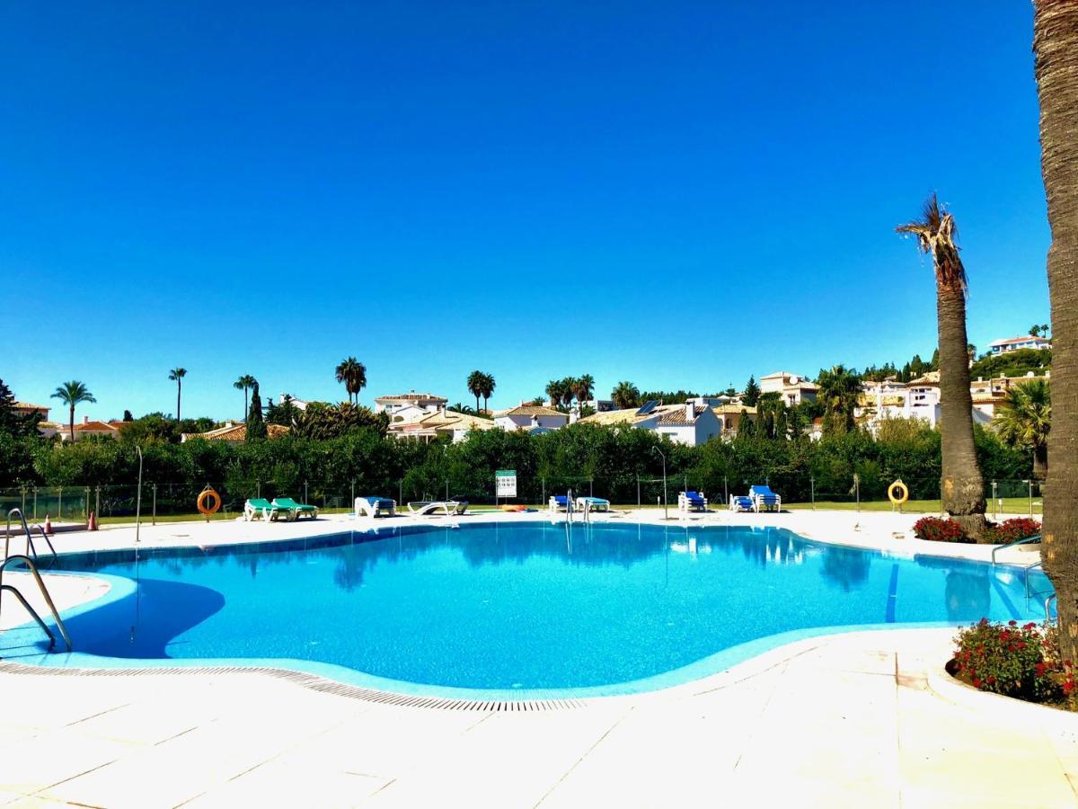 Lovely Sea Views Apartment On La Costa Del Sol El Faro Bagian luar foto
