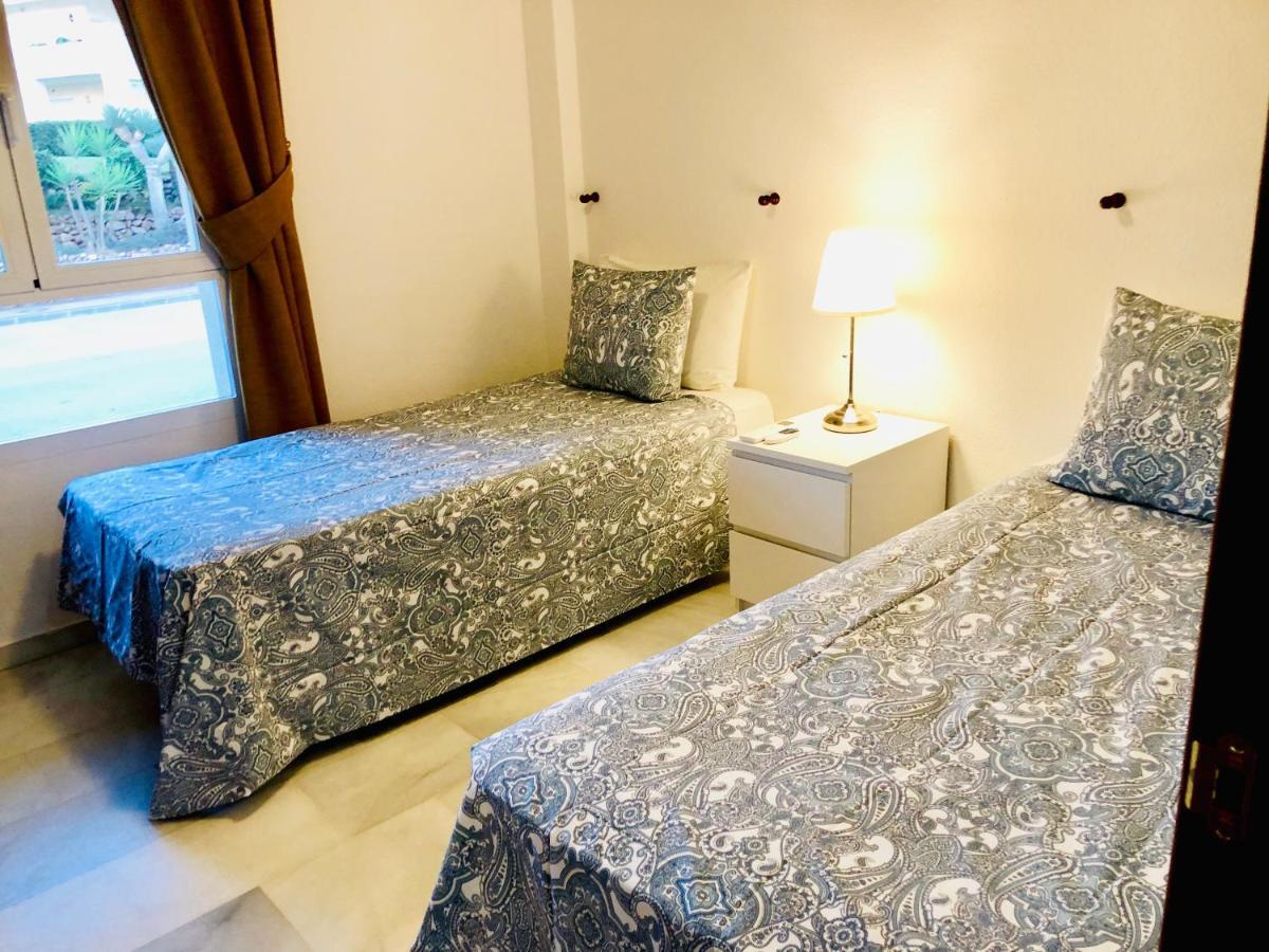 Lovely Sea Views Apartment On La Costa Del Sol El Faro Bagian luar foto